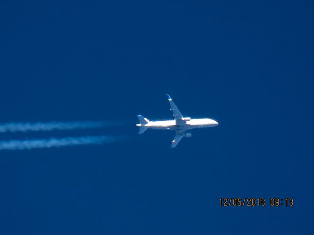 Embraer 175 (N143SY)