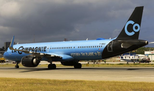 Airbus A321 (F-HBUZ)