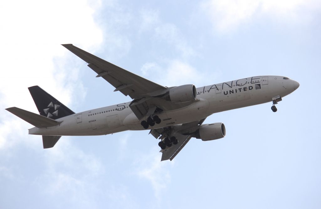 Boeing 777-200 (N794UA) - Glad to capture this today on finals from SFO.