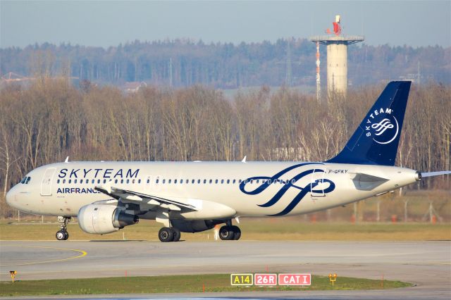 Airbus A320 (F-GFKY)