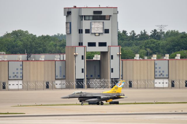 Lockheed F-16 Fighting Falcon (90-0758) - 05-28-23