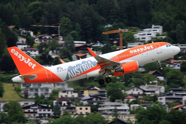 Airbus A320 (OE-IVA)
