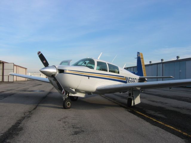 Mooney M-20 (N5687U)