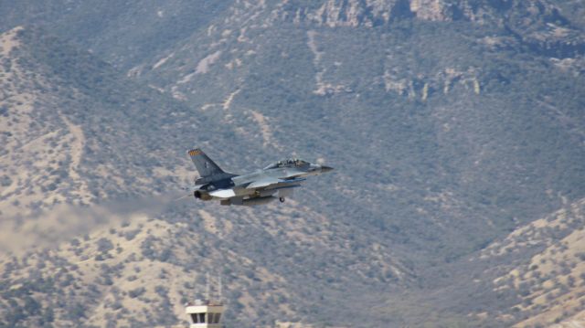 Lockheed F-16 Fighting Falcon —