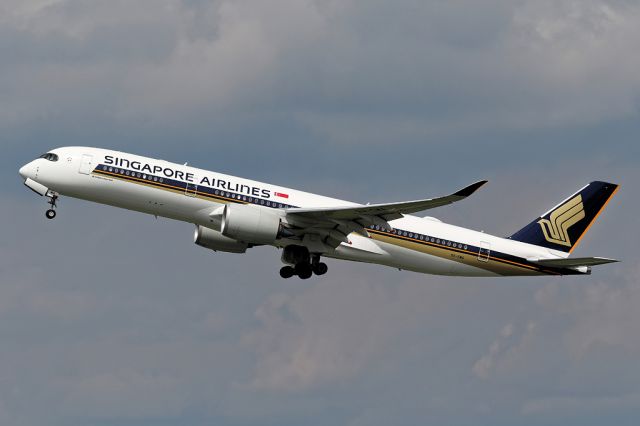 Airbus A350-900 (9V-SMA) - Saturday sees two SIA A359s (and one from Cathay).  Here SIA51 departs on the return to Singapore.