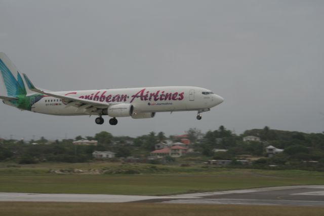 Boeing 737-700 (9Y-POS)