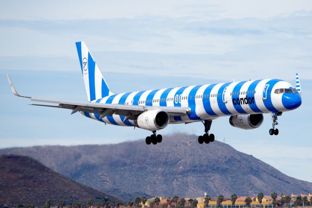 BOEING 757-300 (D-ABOI)