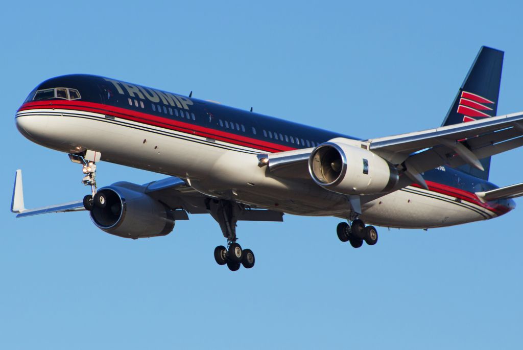 Boeing 757-200 (N757AF)