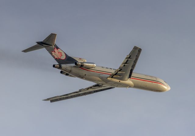 BOEING 727-200 (C-FCJF) - This Cargojet 727 has been a replacement for the Cubana Tupolev 204. Here we figured it was empty and repositioning to Hamilton because it used no runway to get airborne whatsoever!