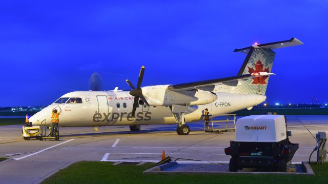 de Havilland Dash 8-100 (C-FPON) - Air Canada Express De Havilland Canada DHC-8-102 Dash 8 C-FPON in Windsor, ON