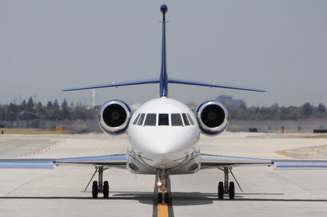 Dassault Falcon 2000 (N888FC)