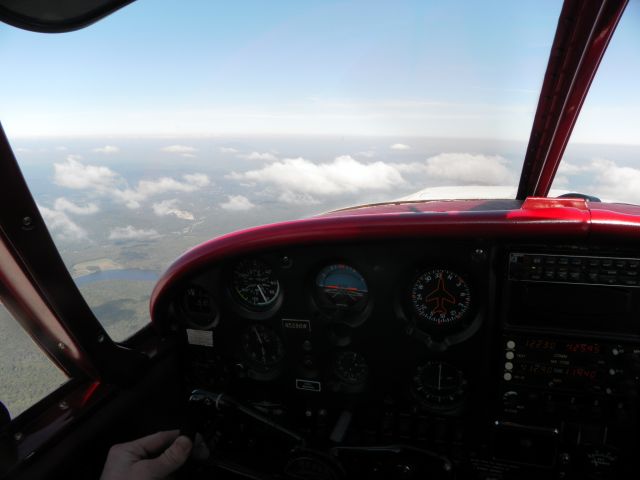 Piper Cherokee (N5286W) - N5286W on a x-country to KLEB, September, 2011