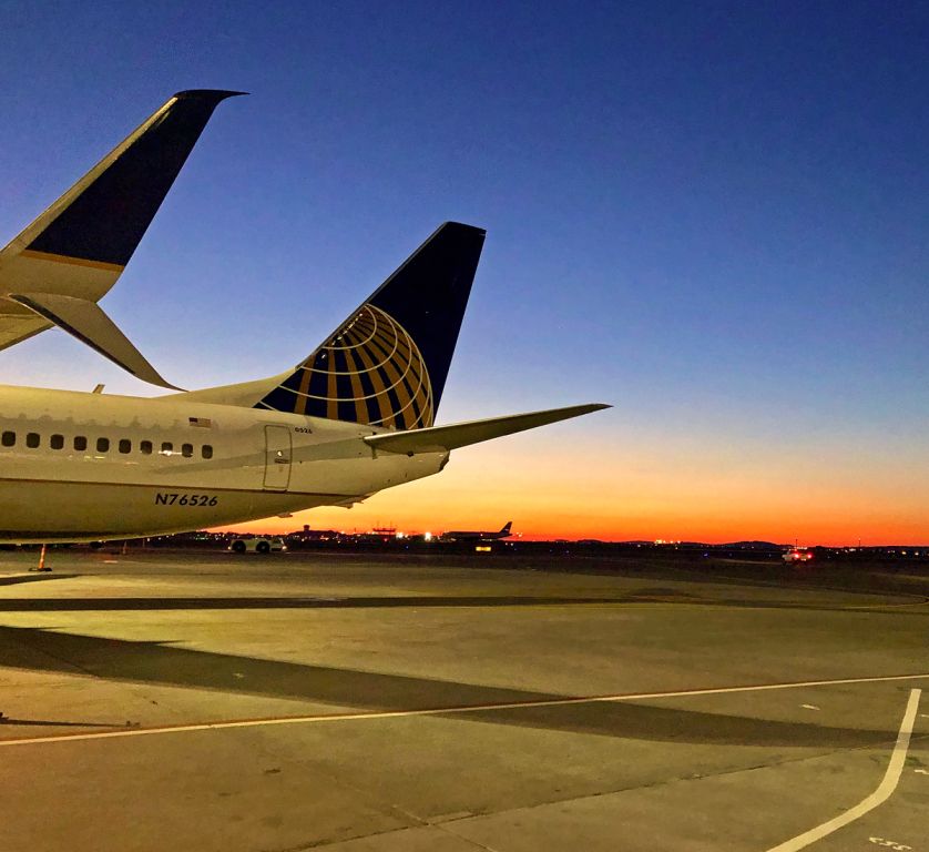 Boeing 737-800 (N76526) - Sunrise