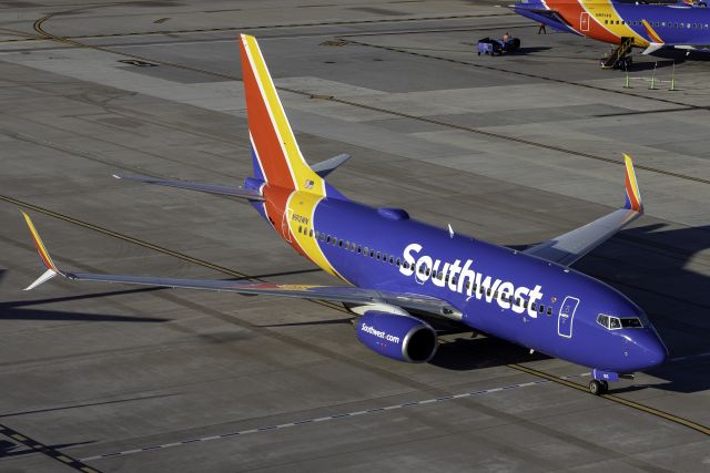 Boeing 737-700 (N913WN)