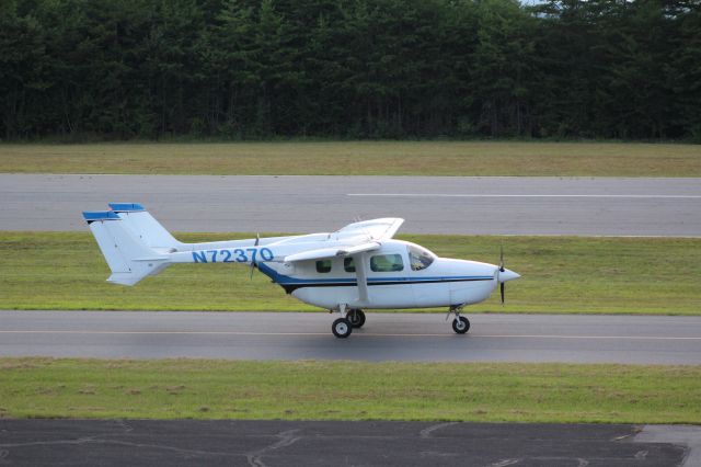 Cessna Super Skymaster (N72370) - Taxiing 