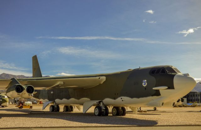 — — - Boeing B-52G-100-BW Stratofortressbr /br /More info:  https://en.wikipedia.org/wiki/Boeing_B-52_Stratofortress