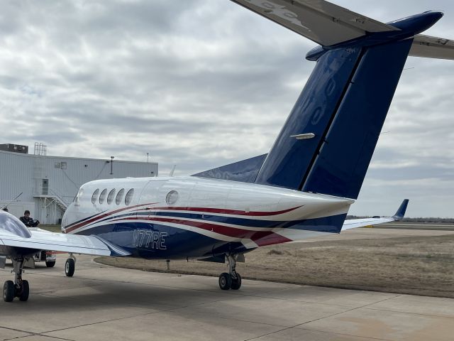 Beechcraft Super King Air 200 (N77RE)