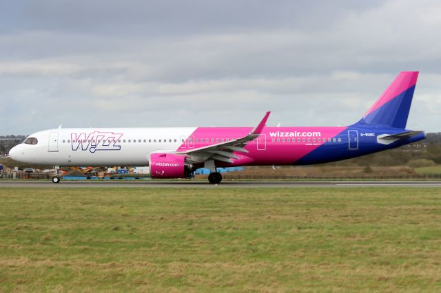 Airbus A321neo (G-WUNC) - Departing rwy 25 on 15-Mar-24 operating flight WUK2602 to LKPR.