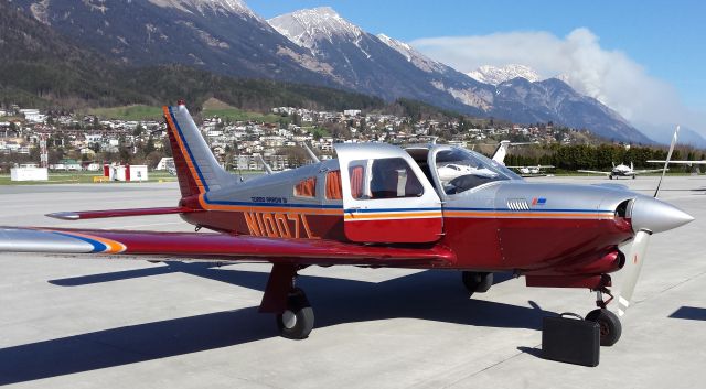 Piper Cherokee (N1007L)