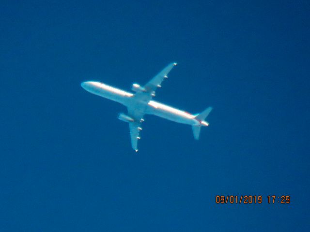 Airbus A321 (N914UY)