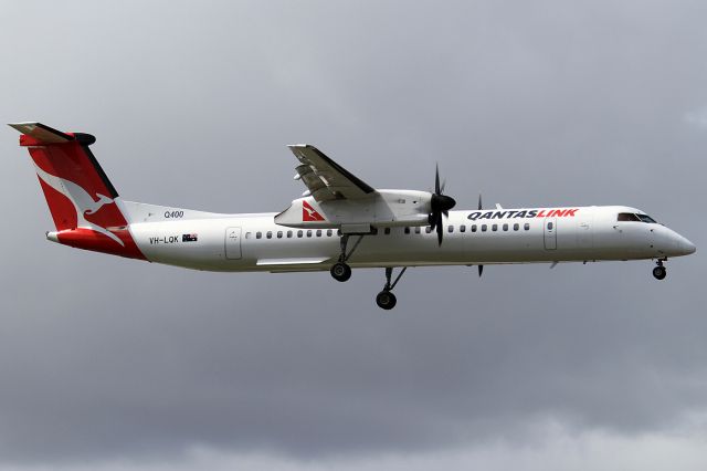 de Havilland Dash 8-400 (VH-LQK)