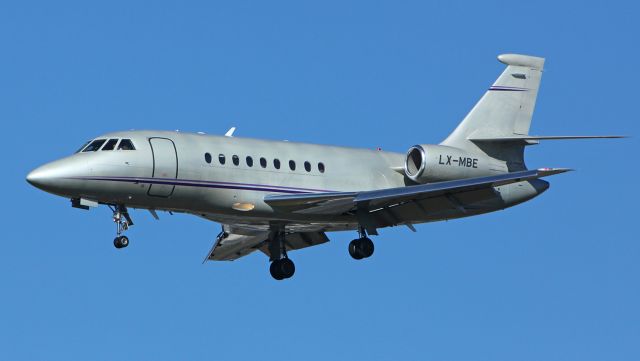 Dassault Falcon 2000 (LX-MBE)