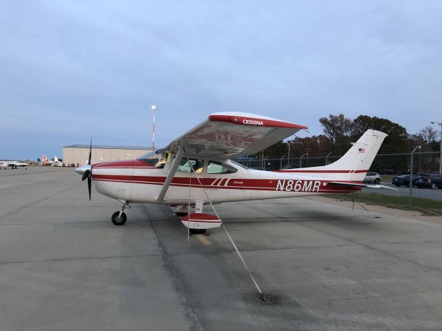 Cessna Skylane (N86MR)