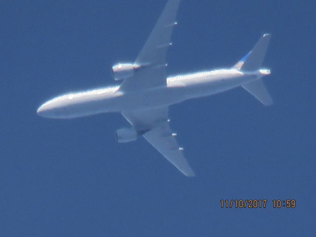 Boeing 777-200 (N772UA)