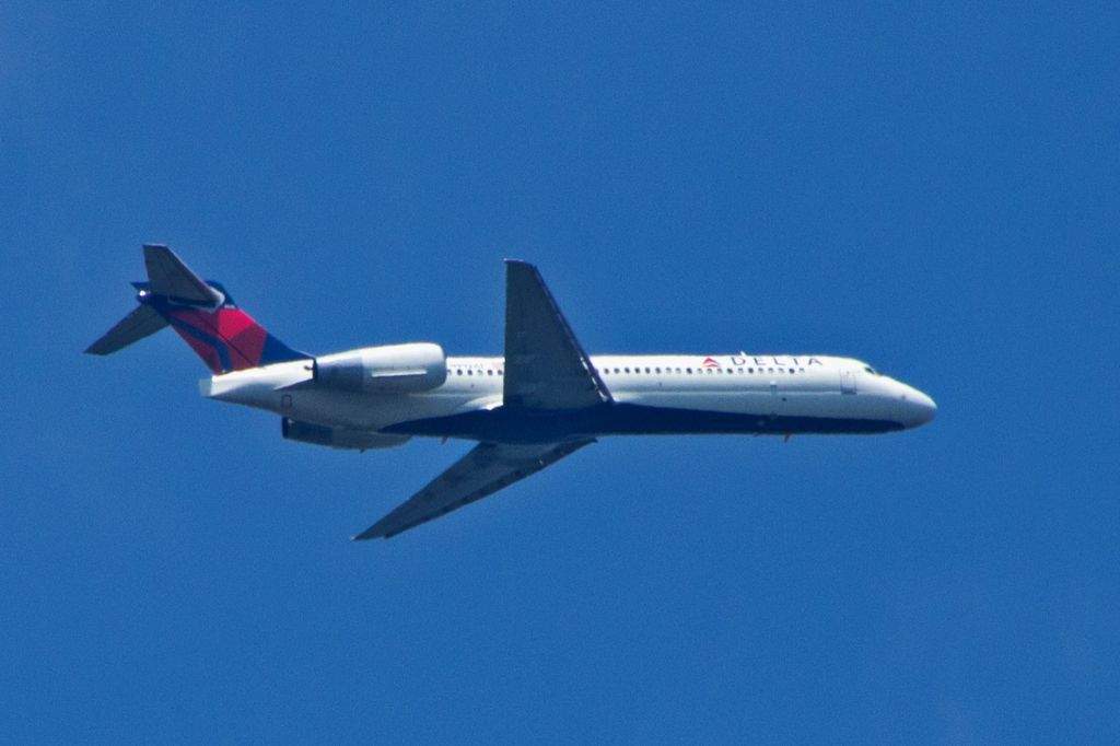 Boeing 717-200 (N992AT) - Subject aircraft, operating as Delta 1371, photographed at 1405HrsEDT on 14-July-2018 over Northern New Jersey enroute to Newark Liberty, (KEWR), from Atlanta, (KATL).
