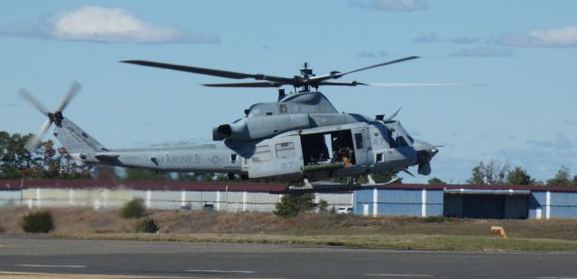 BELL UH-1Y (16-9283) - Shortly after departure is this US Marine Bell UH-1Y "Venom" Super Huey in the Autumn of 2024.