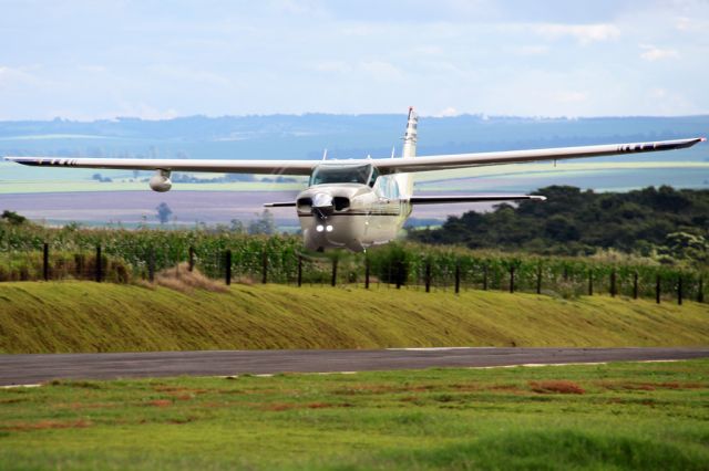 Cessna Centurion —