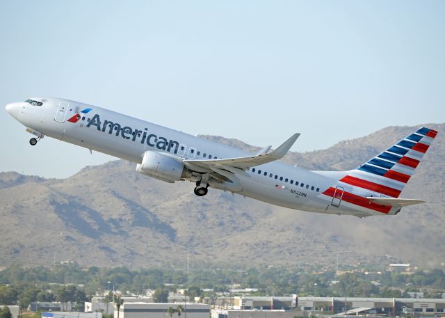 Boeing 737-800 (N855NN)