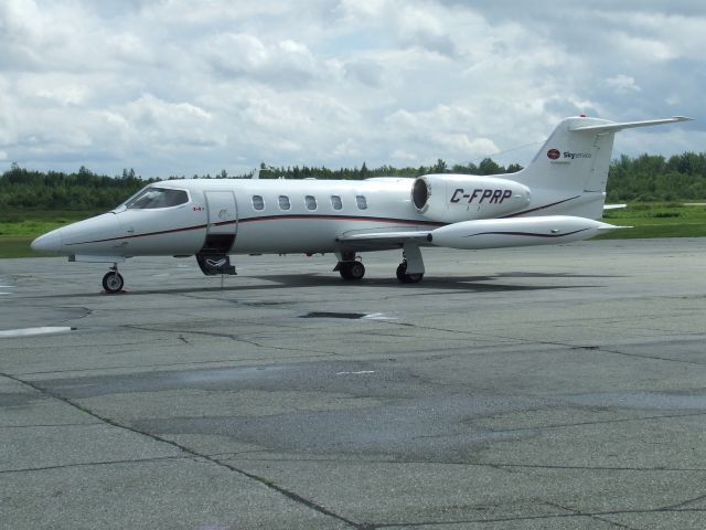 Learjet 35 (C-FPRP)