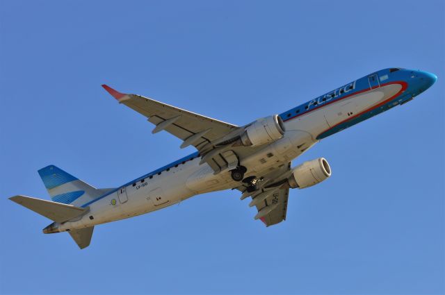 Embraer ERJ-190 (LV-GIQ)