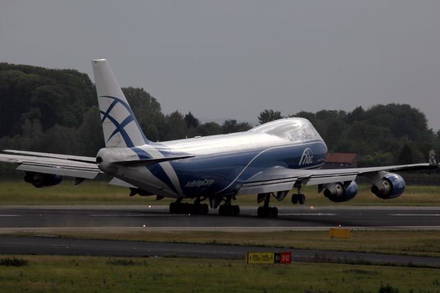 Boeing 747-400 (VP-BIK)