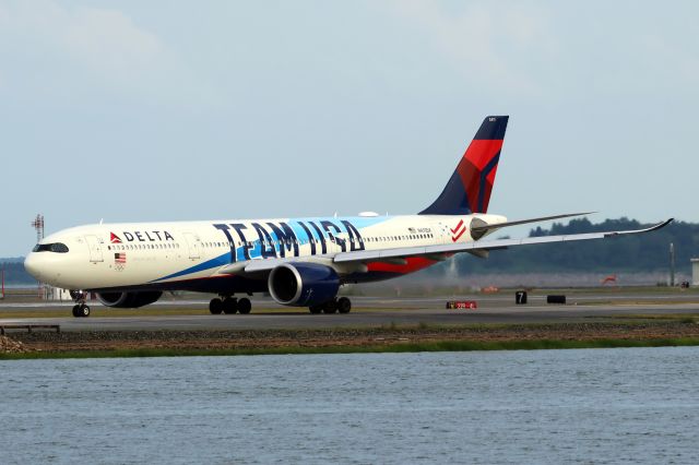 Airbus A330-900 (N411DX)