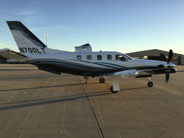 Socata TBM-700 (N700LT) - TBM-700 C2