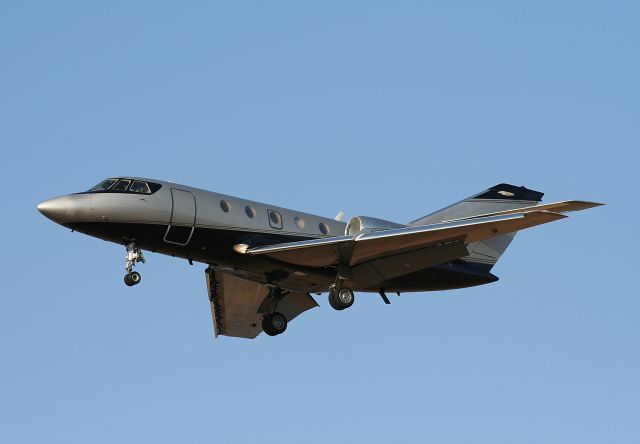 Dassault Falcon 20 (N1D) - RWY 29.