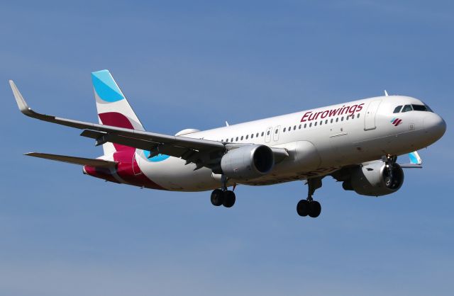 Airbus A320 (D-AIZT)