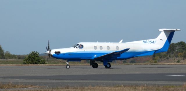 Pilatus PC-12 (N835AF) - Taxiing to parking is this 2018 Pilatus PC-12/47E in the Autumn of 2022.