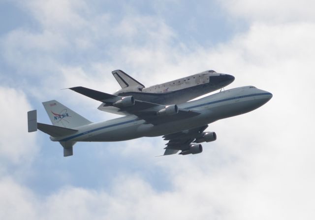 BOEING 747-100 (NASA) - Took picture with Nikon...Such a sight!!!