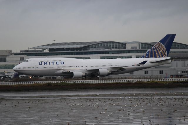 Boeing 747-400 (N177UA)