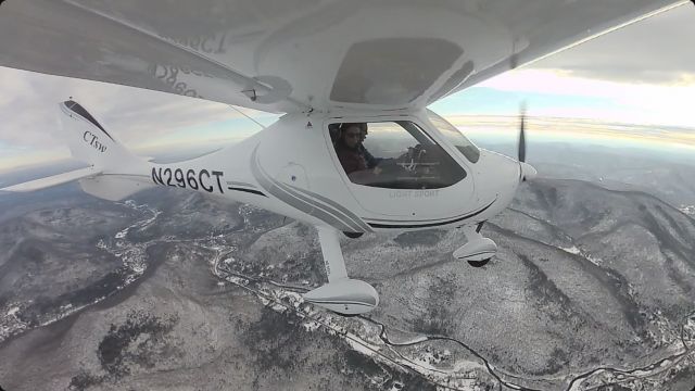 FLIGHT DESIGN CT (N296CT) - Flight Design CTsw flying over the Catskills of New York. 