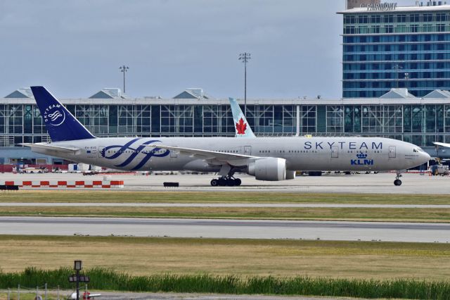 BOEING 777-300 (PH-BVD)