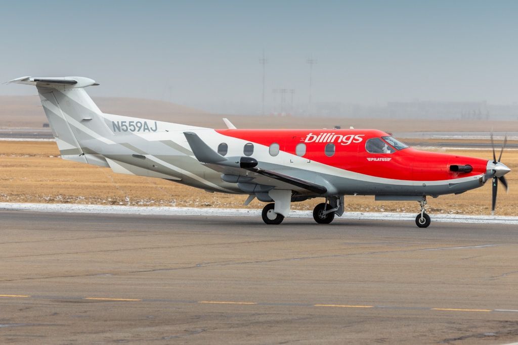 Pilatus PC-12 (N559AJ) - Taxiing in to Customs. 