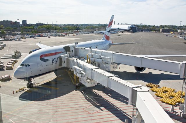 Airbus A380-800 (G-XLEB)