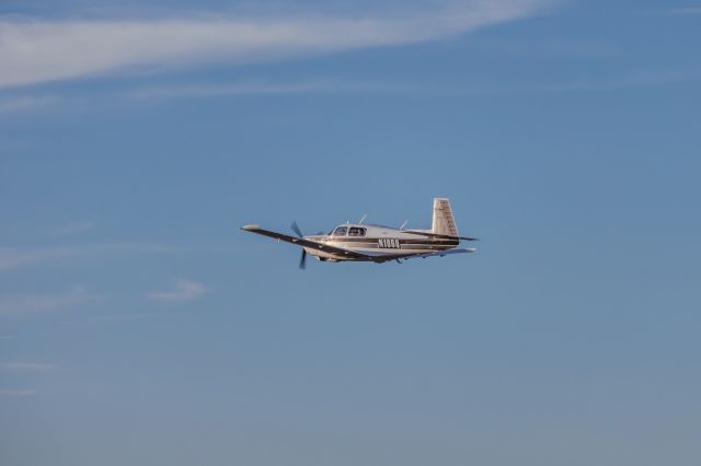 Mooney M-20 (N106Q) - Just taking pictures 