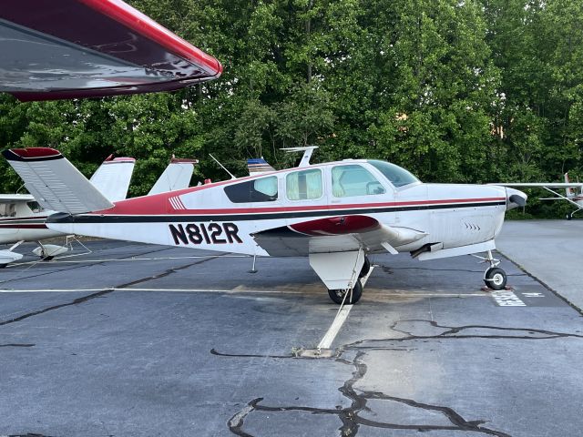 Beechcraft 35 Bonanza (N812R)