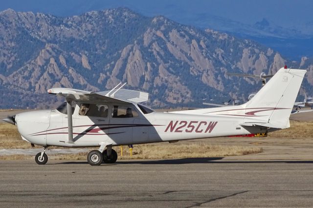 Cessna Skyhawk (N25CW)