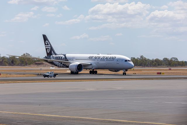 Boeing 787-9 Dreamliner (ZK-NZF)